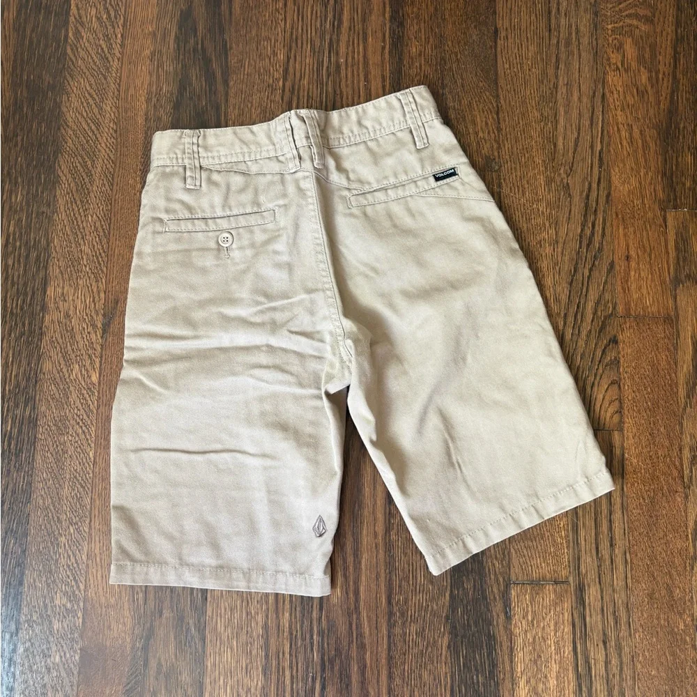 Volcom boys khaki shorts size 10